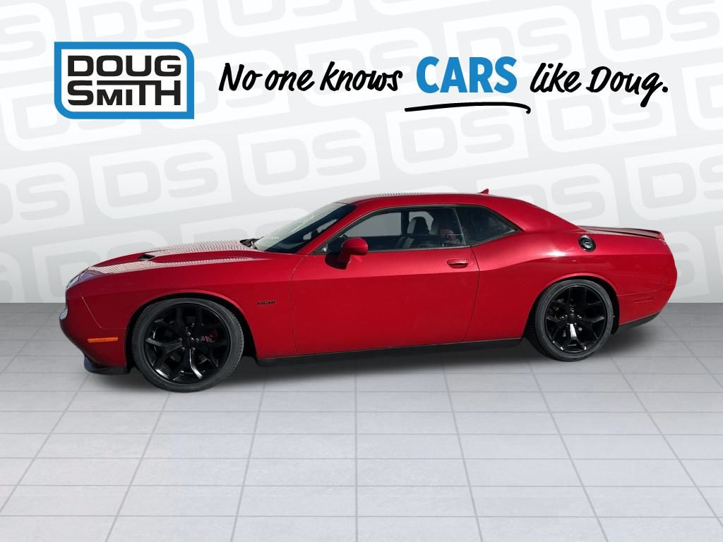 2016 Dodge Challenger SXT Plus photo 2
