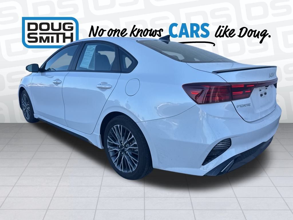2024 Kia Forte GT-Line photo 4