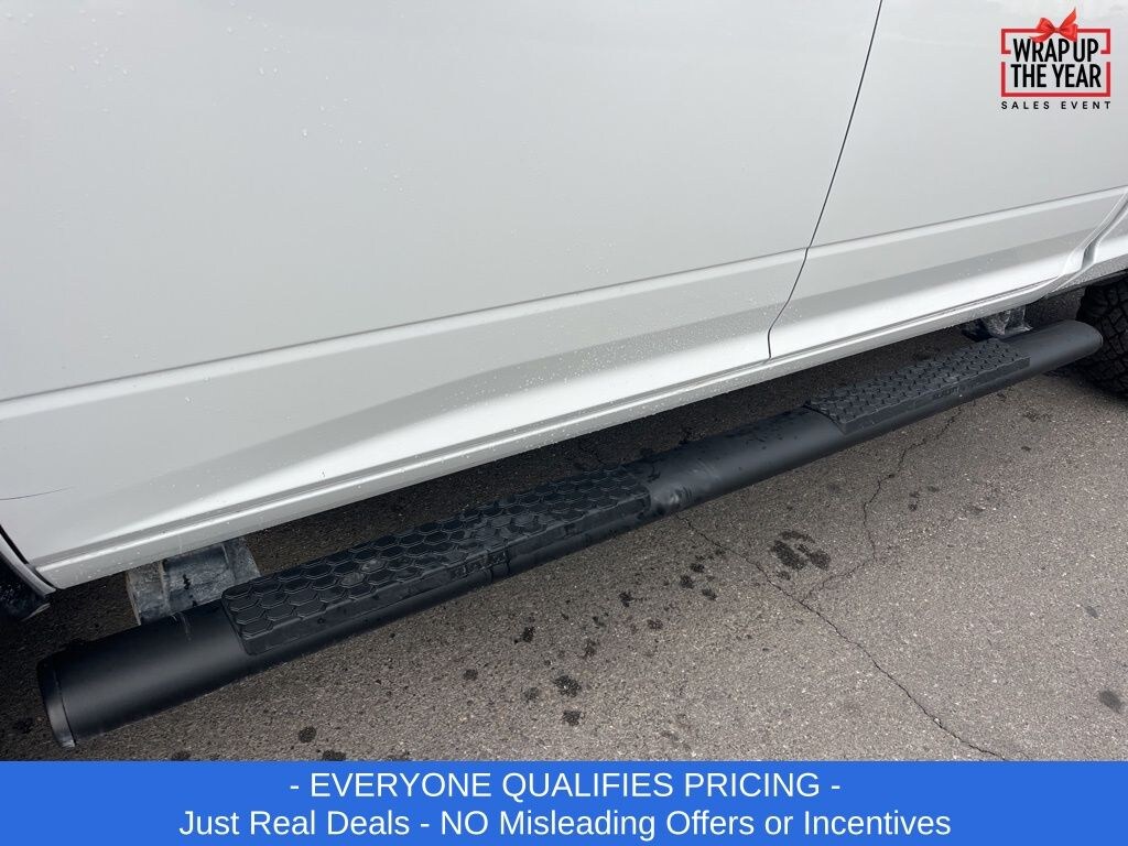 New 2026 Ram 2500 WARLOCK CREW CAB 4X4 6'4 BOX Pickup