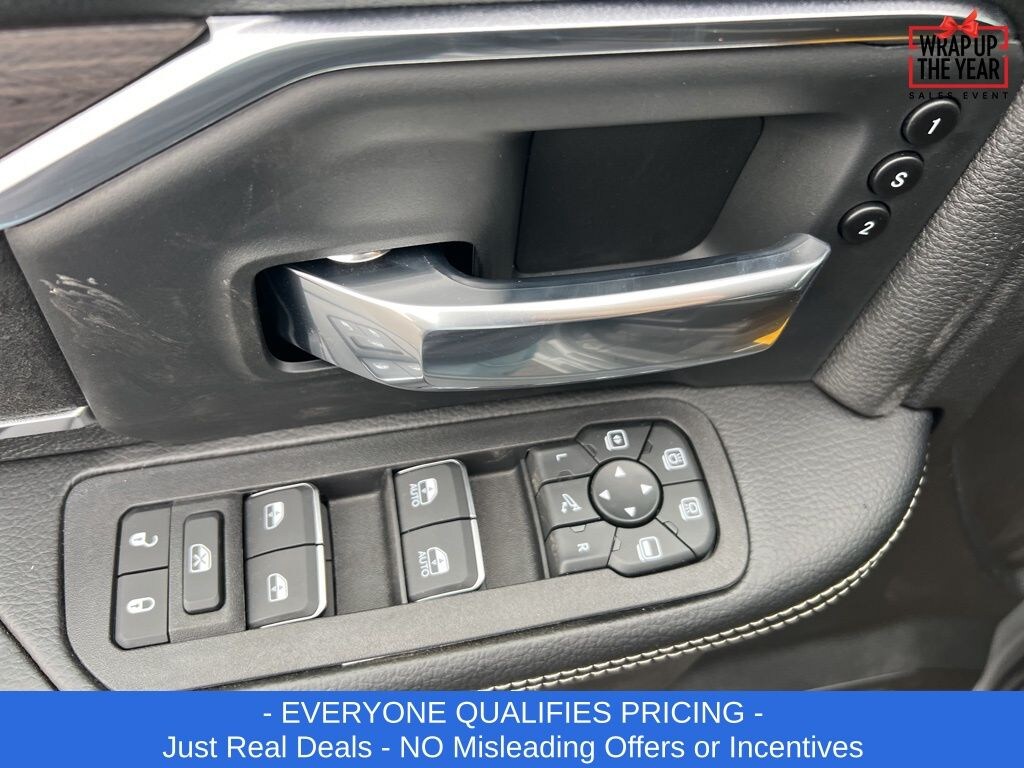 New 2026 Ram 3500 LARAMIE CREW CAB 4X4 6'4 BOX Pickup