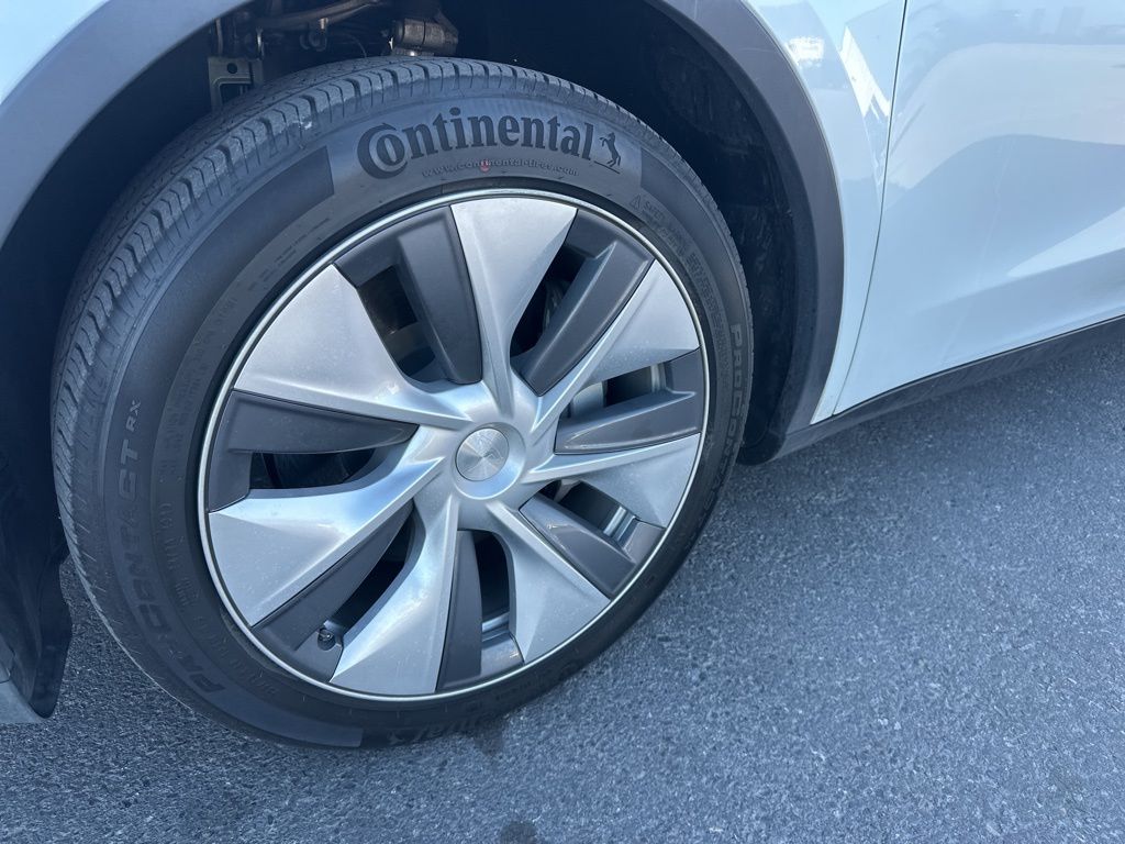 2023 Tesla Model Y Long Range photo 4