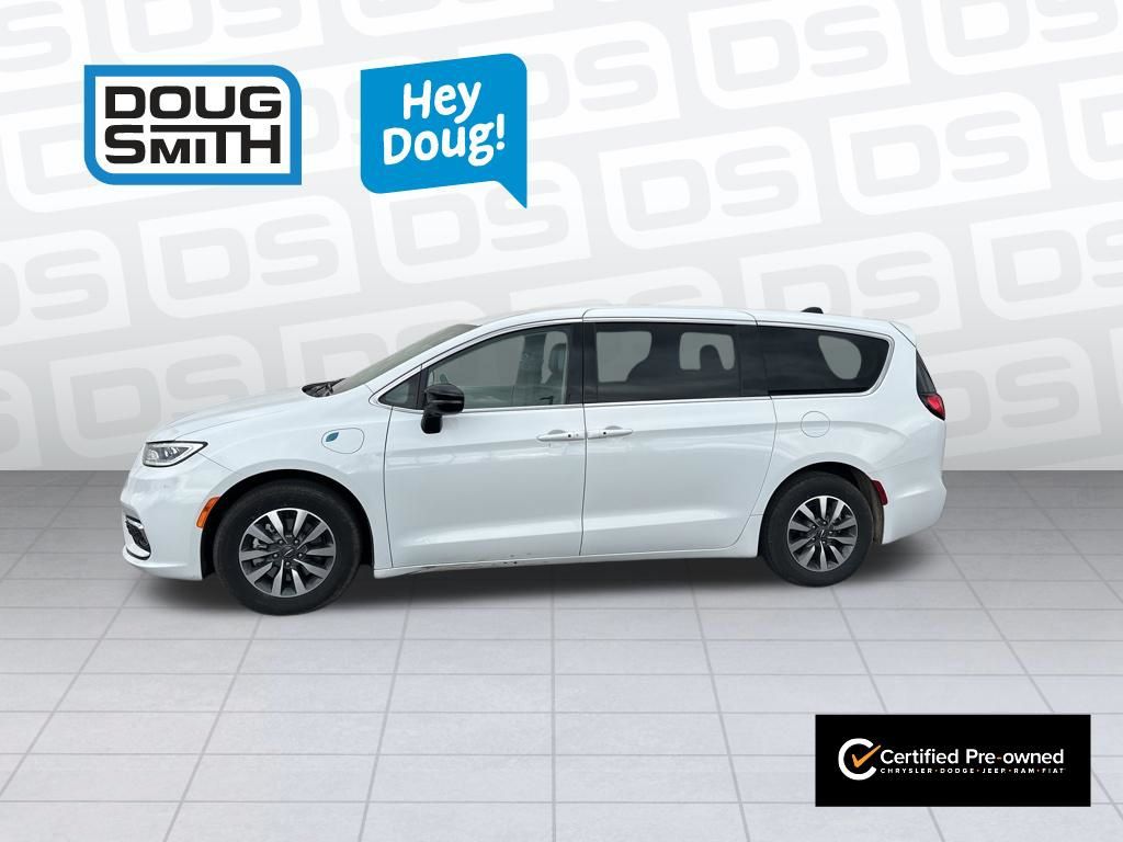 Used 2024 Chrysler Pacifica PHEV Select with VIN 2C4RC1S7XRR177902 for sale in Spanish Fork, UT