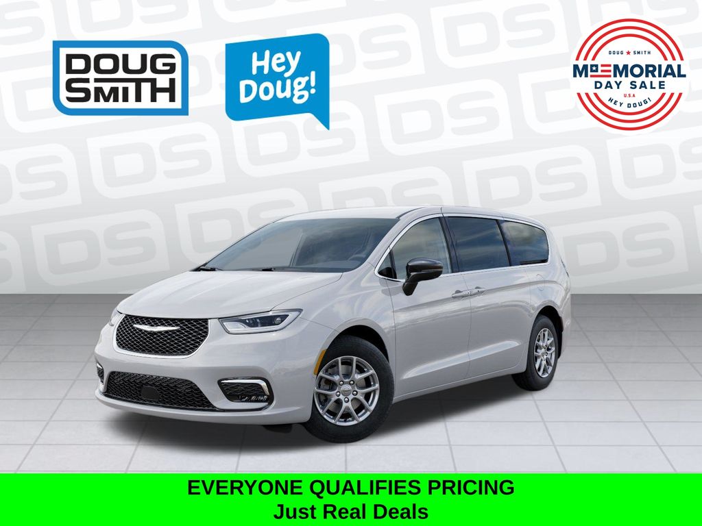 2026 Chrysler Pacifica Select's photo
