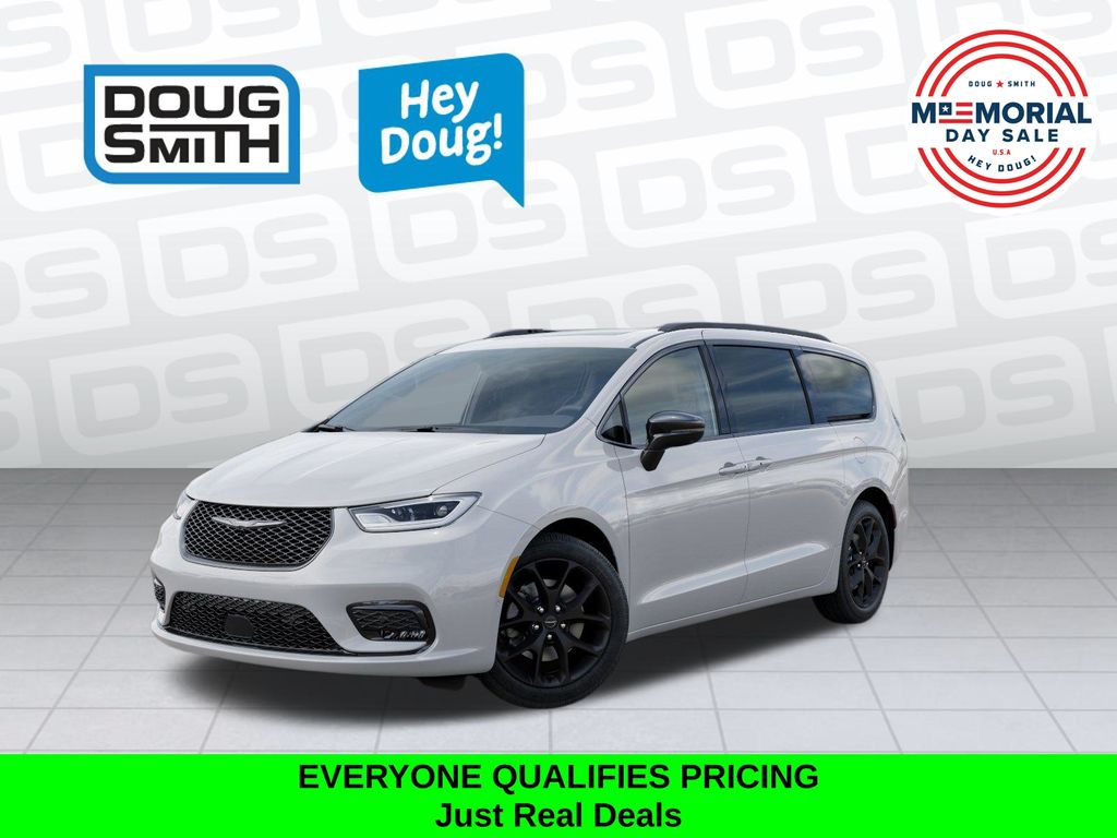 2026 Chrysler Pacifica Limited AWD's photo