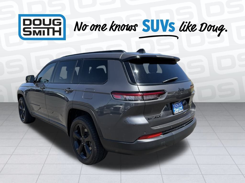 2021 Jeep Grand Cherokee Altitude photo 3
