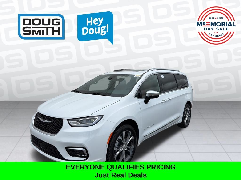 2026 Chrysler Pacifica Pinnacle AWD's photo