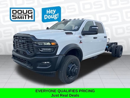 2026 Ram 5500 TRADESMAN CHASSIS CREW CAB 4X4 84' CA Pickup