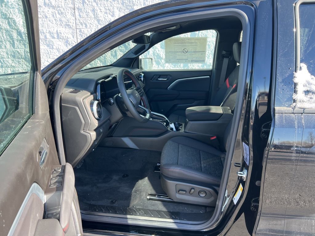 2026 Chevrolet Colorado Z71 - Photo 3