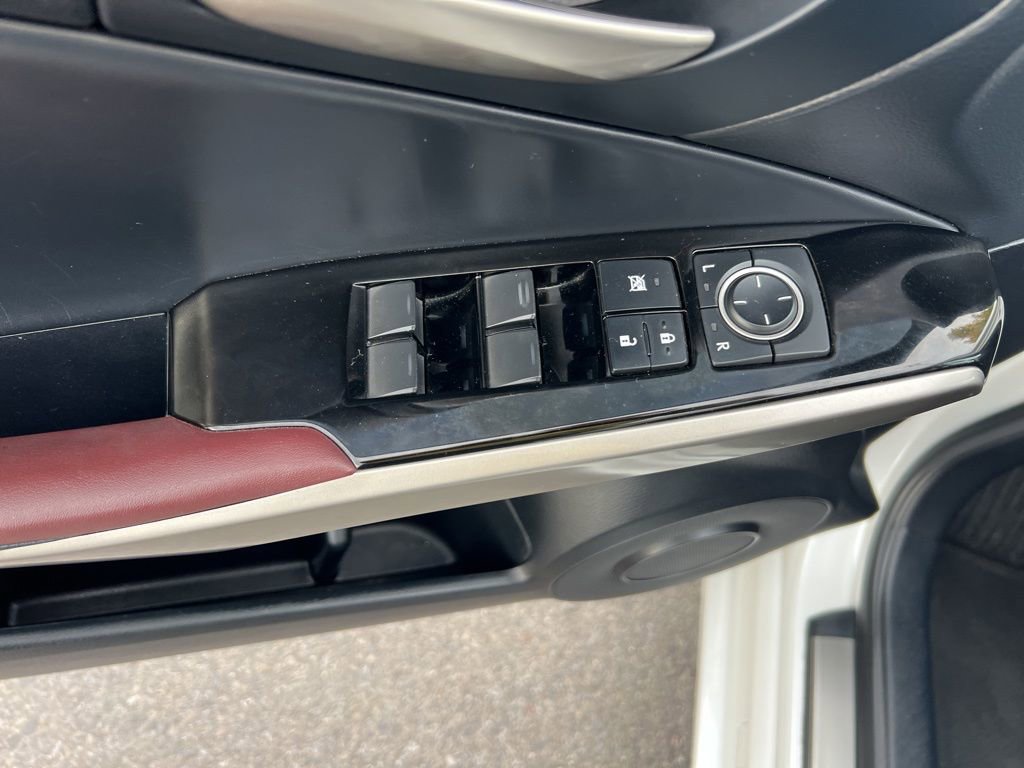 2018 Lexus IS 300 photo 3