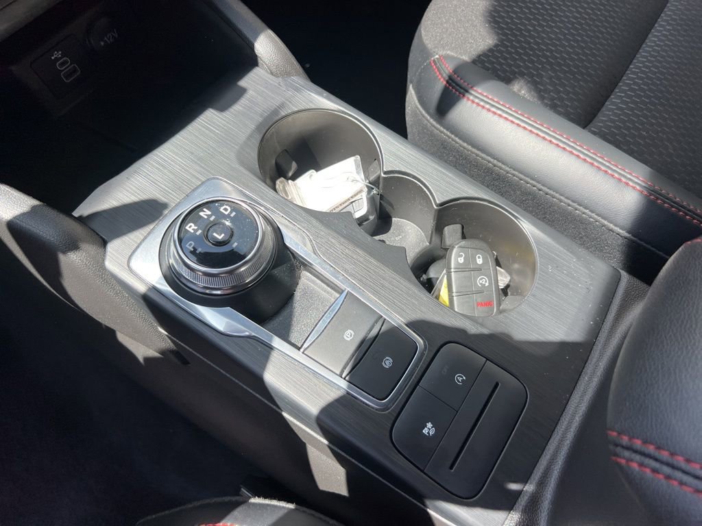 2025 Ford Escape ST-Line Select - Photo 17
