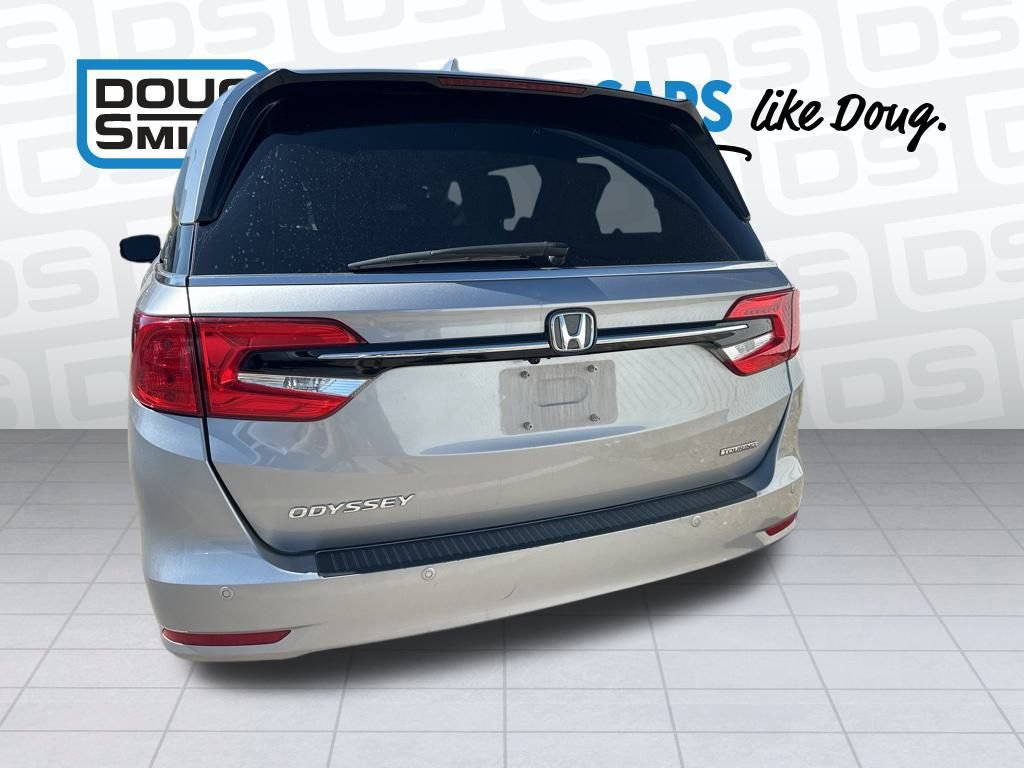 2023 Honda Odyssey Touring photo 4