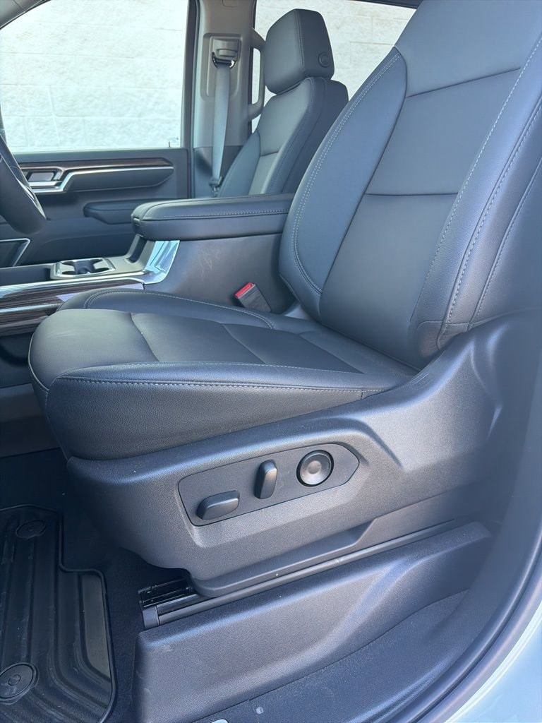 2026 Chevrolet Silverado 3500HD LT - Photo 8