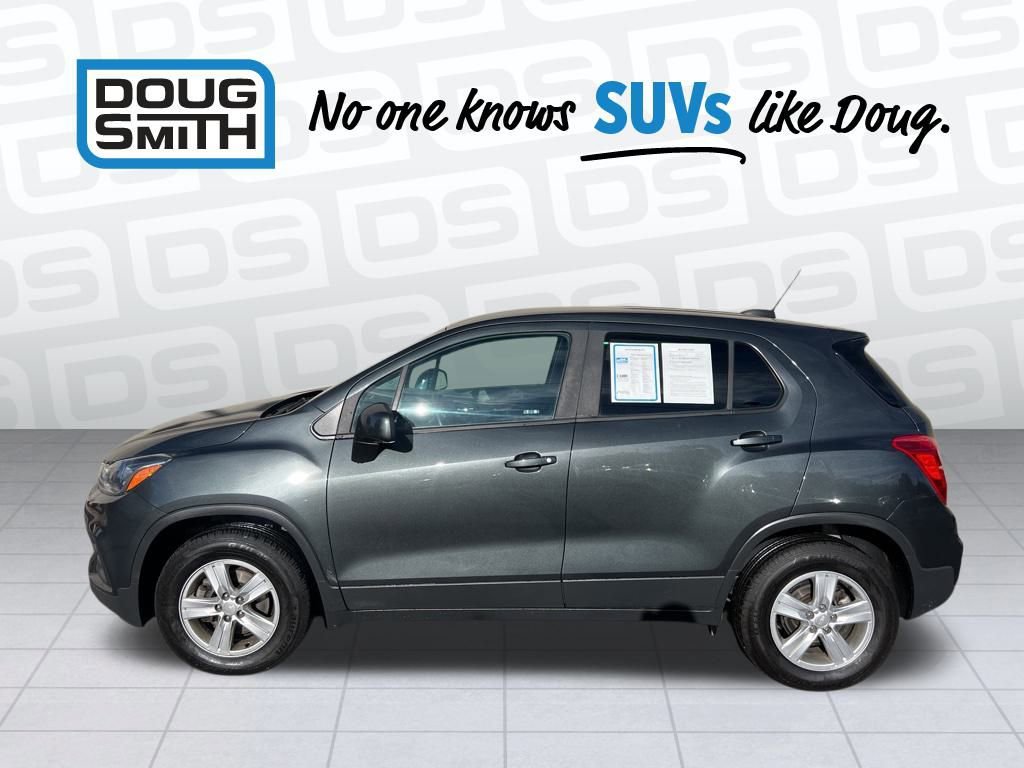 2020 Chevrolet Trax LS photo 2