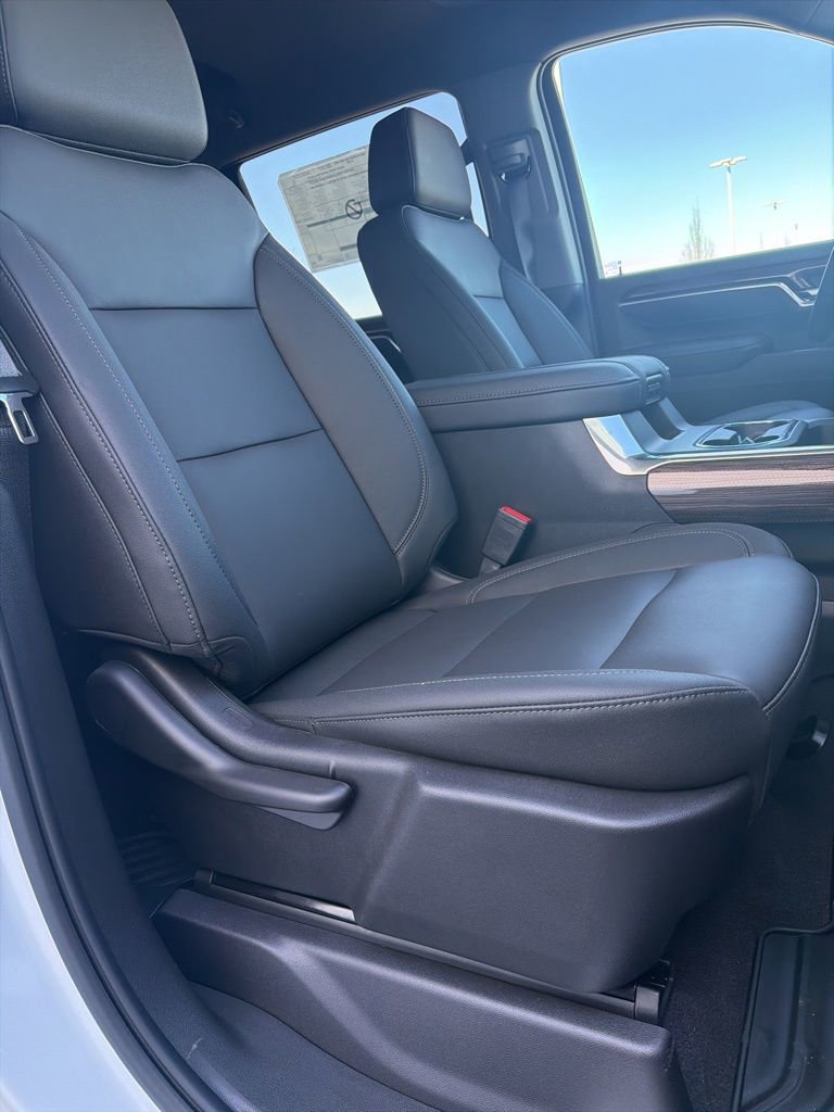 2026 Chevrolet Silverado 3500HD LT - Photo 9