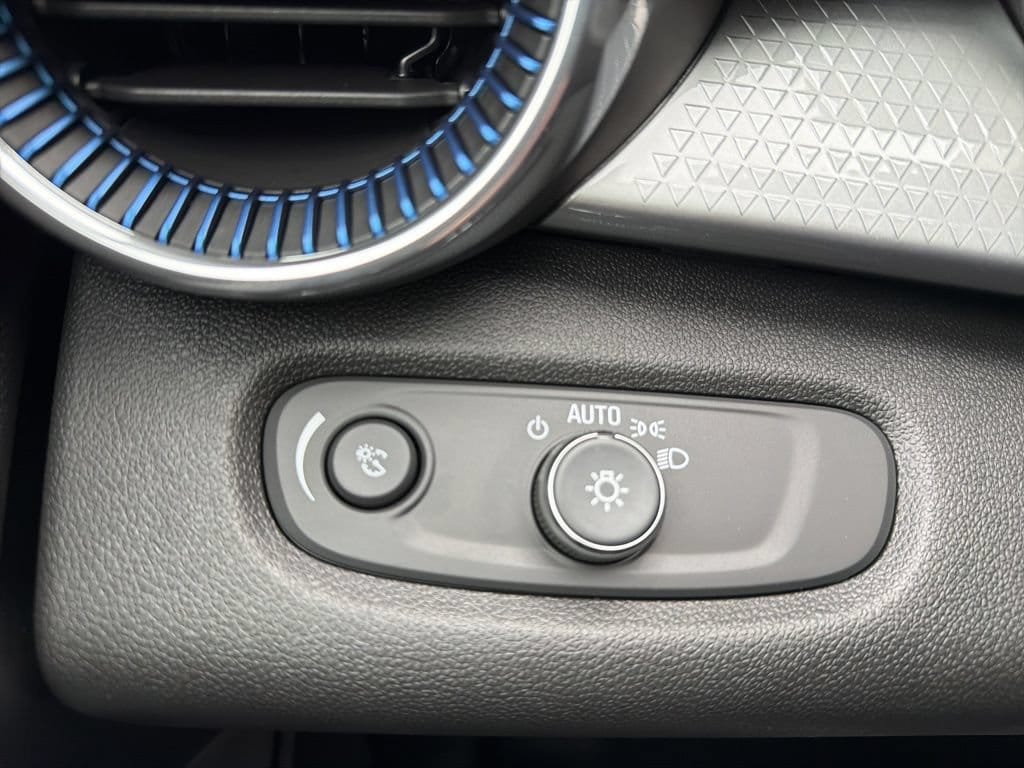 2026 Chevrolet Trax LT - Photo 19
