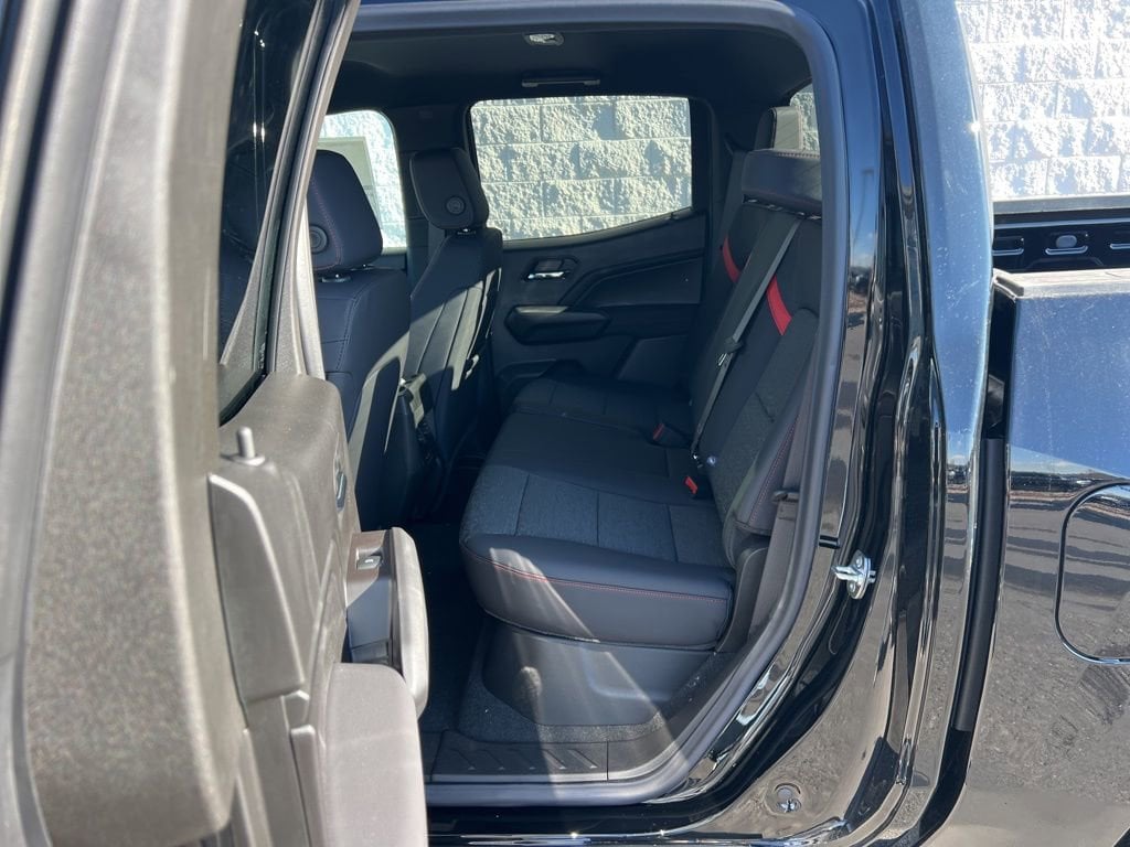 2026 Chevrolet Colorado Z71 - Photo 18