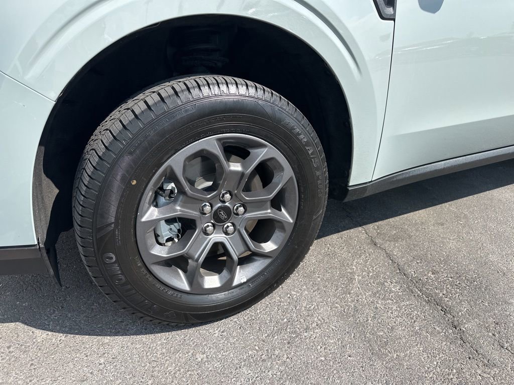 2024 Ford Maverick XLT photo 2