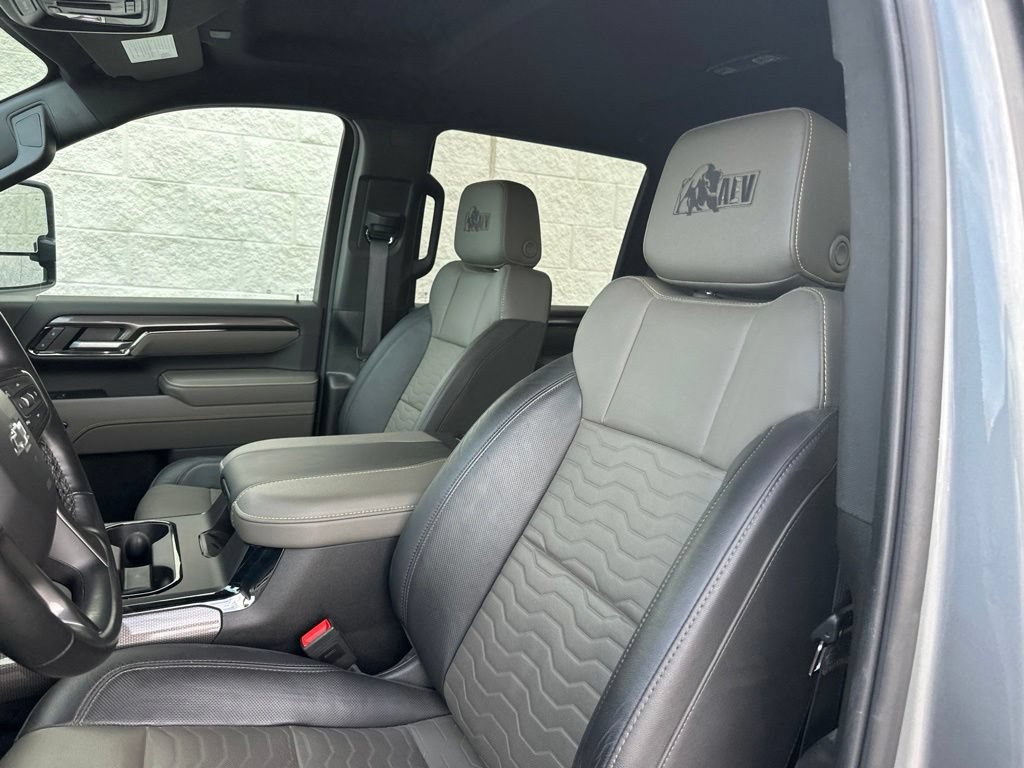 2025 Chevrolet Silverado 2500HD ZR2 - Photo 12