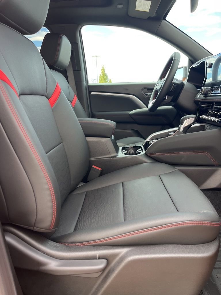 2026 Chevrolet Colorado Z71 - Photo 14