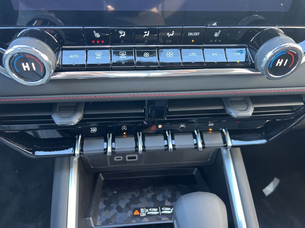 2026 Chevrolet Colorado Z71 - Photo 13