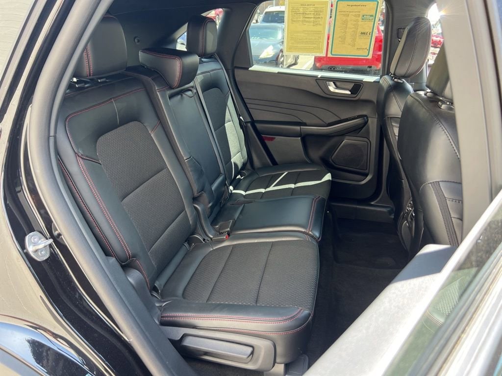 2025 Ford Escape ST-Line Select - Photo 22