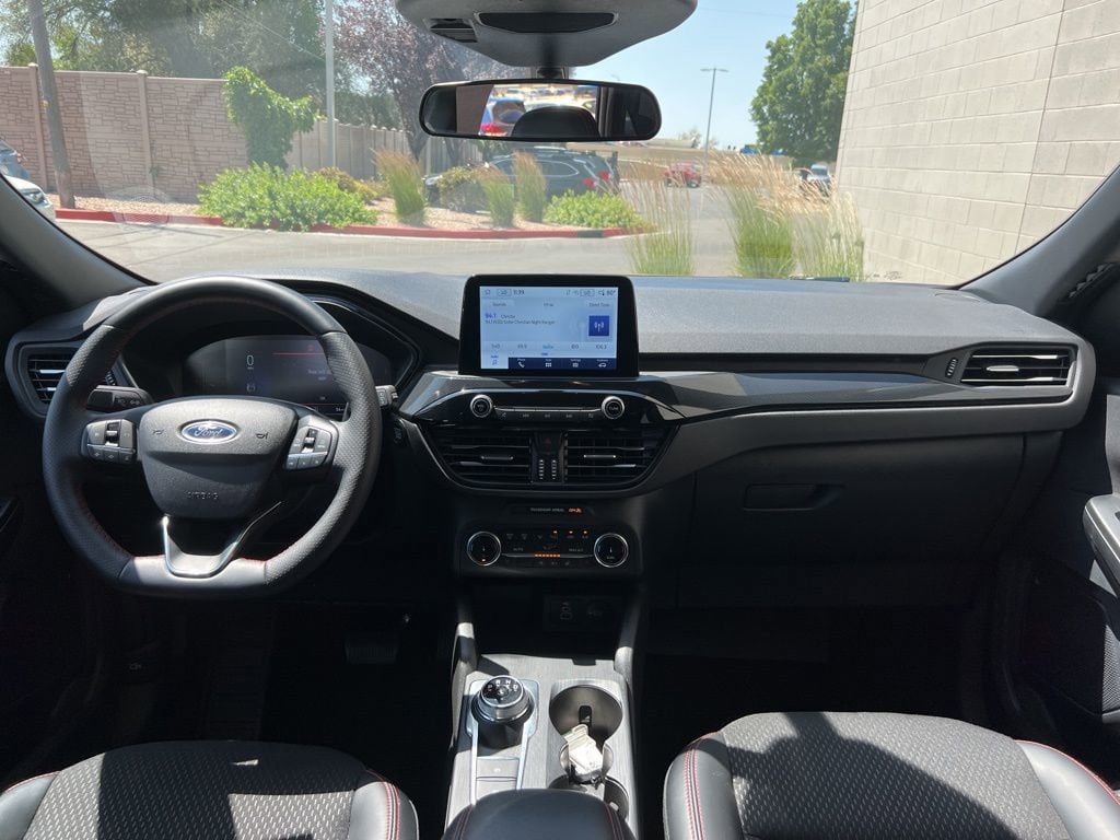 2025 Ford Escape ST-Line Select - Photo 19