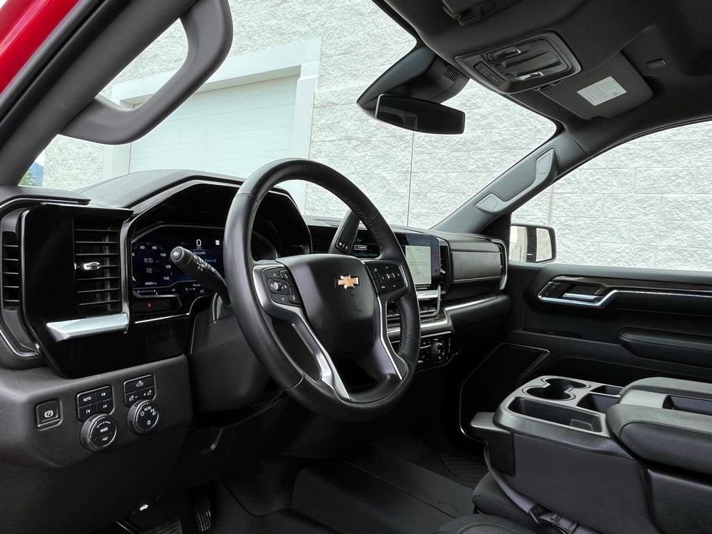 2023 Chevrolet Silverado 1500 LT - Photo 12