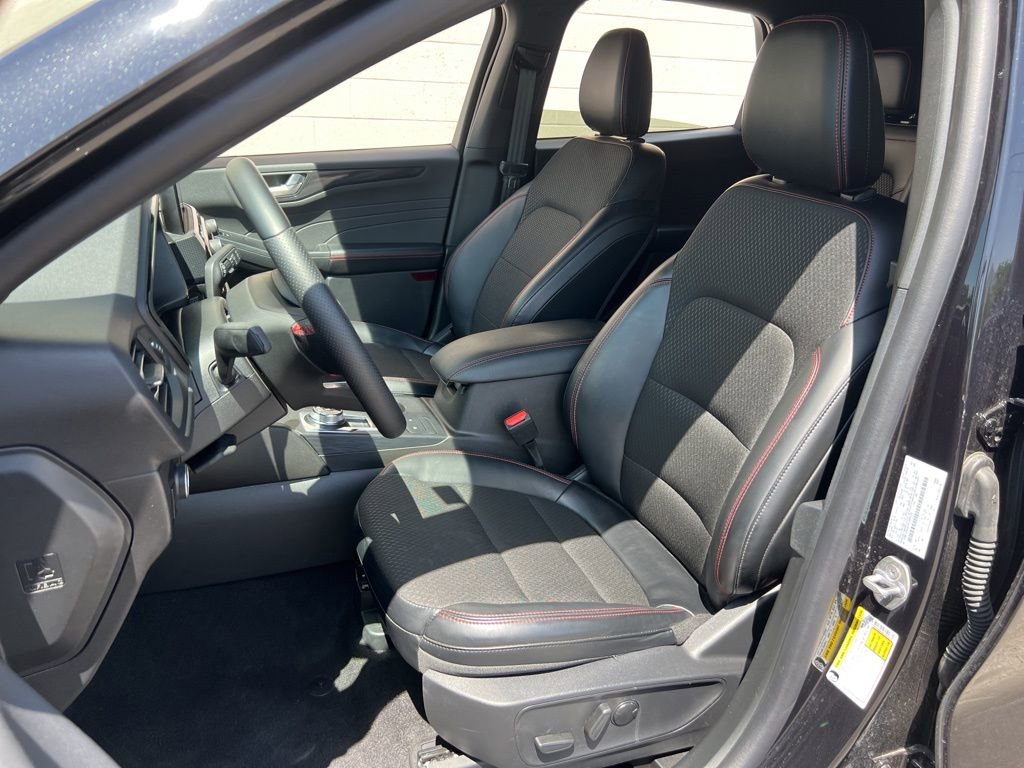 2025 Ford Escape ST-Line Select - Photo 20