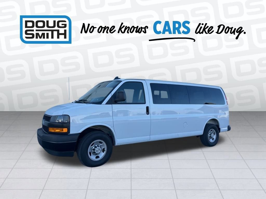 2025 Chevrolet Express Passenger LS's photo