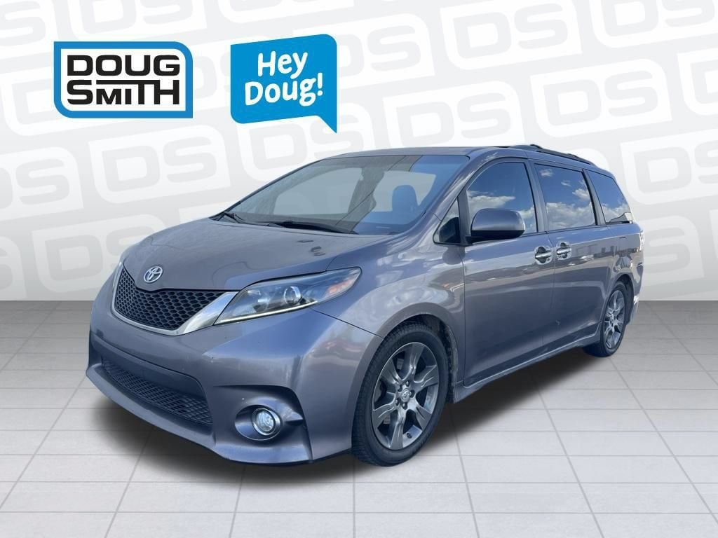 2016 Toyota Sienna SE Premium V6 8-Passenger's photo