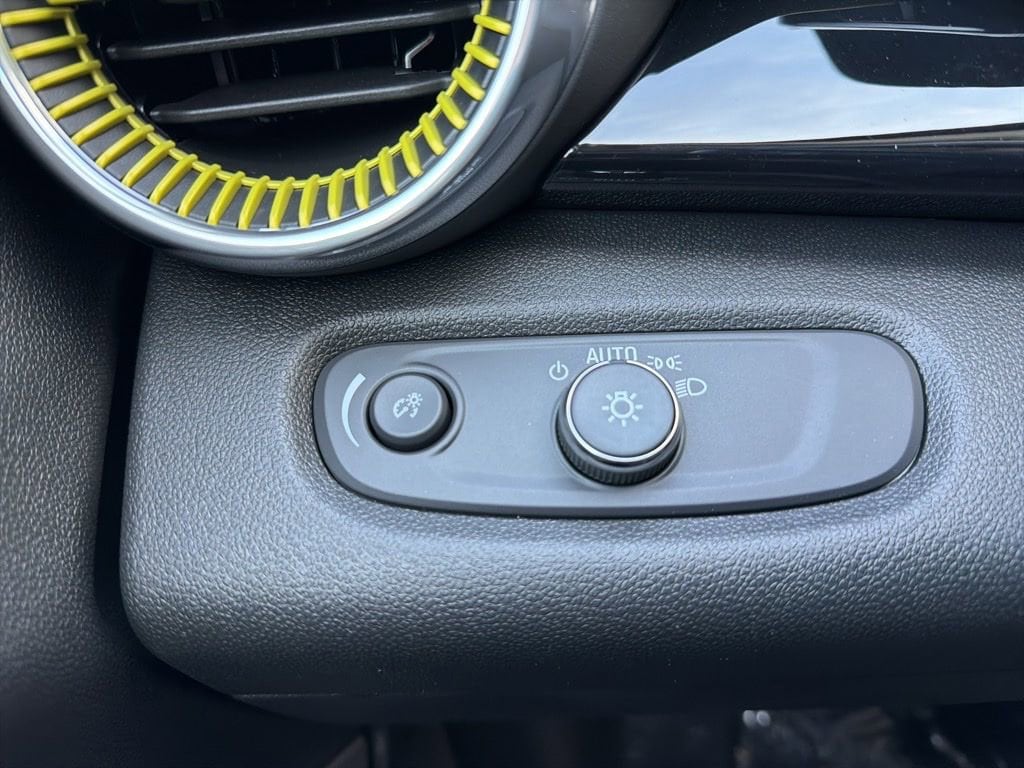 2026 Chevrolet Trax Activ - Photo 18
