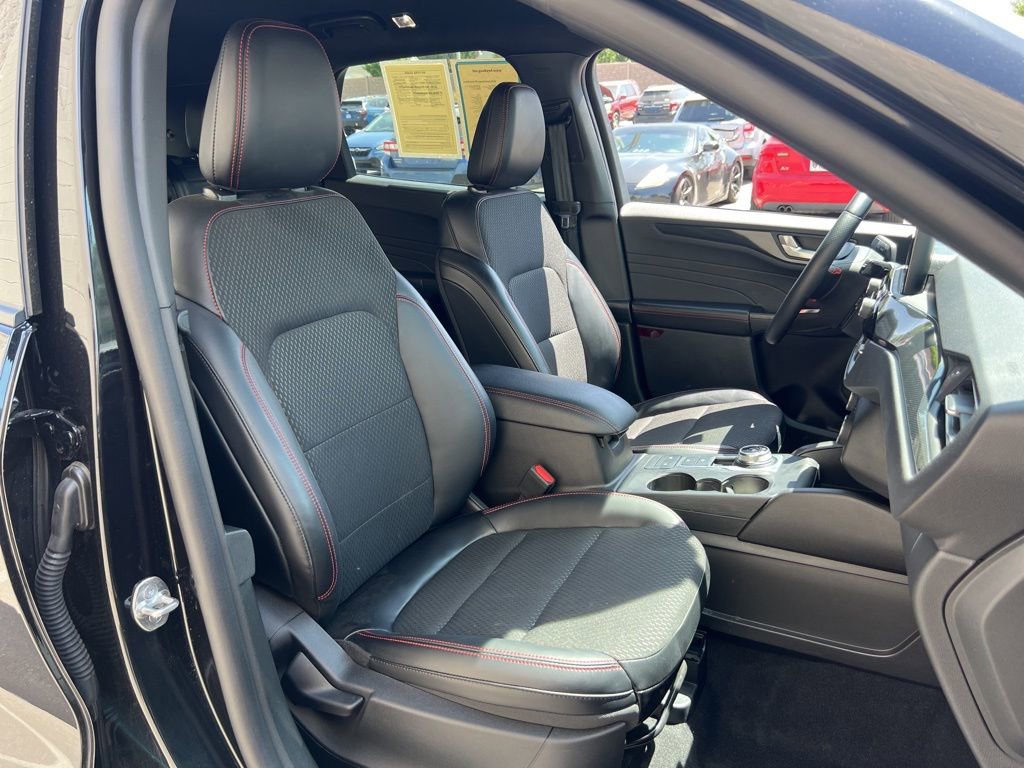 2025 Ford Escape ST-Line Select - Photo 21