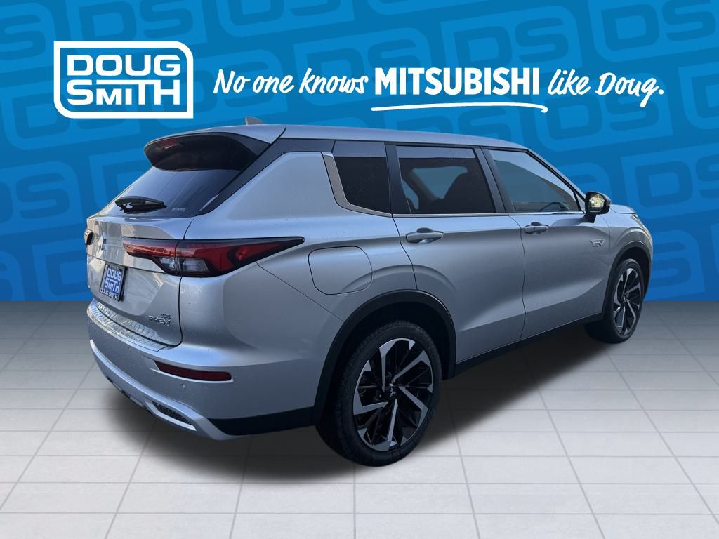 2025 Mitsubishi Outlander PHEV SE photo 2