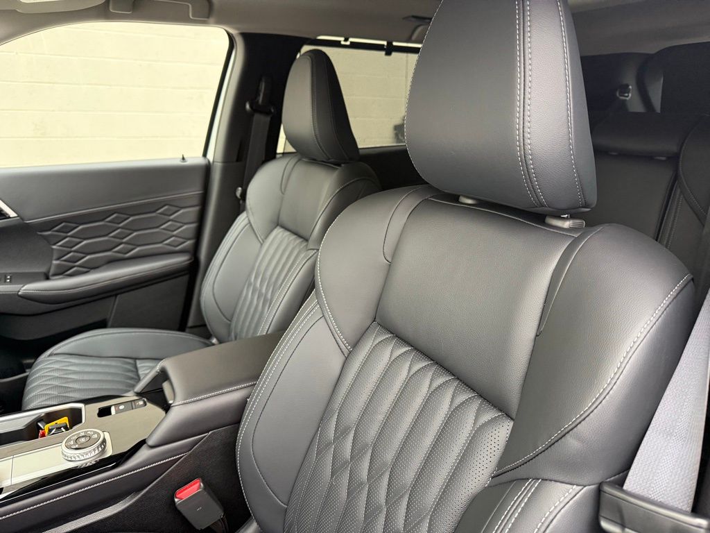 2026 Mitsubishi Outlander SEL - Photo 21