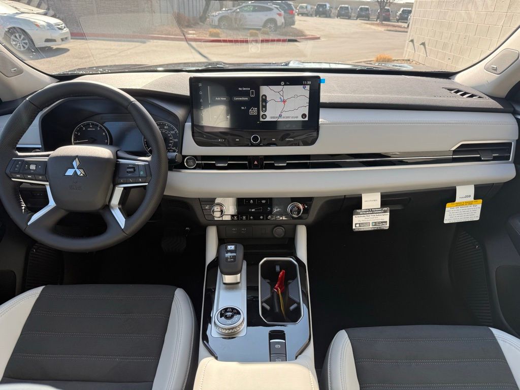 2026 Mitsubishi Outlander SE - Photo 13