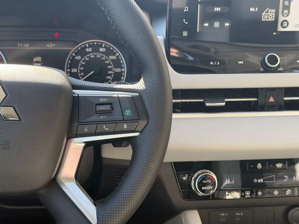 2026 Mitsubishi Outlander SE - Photo 11
