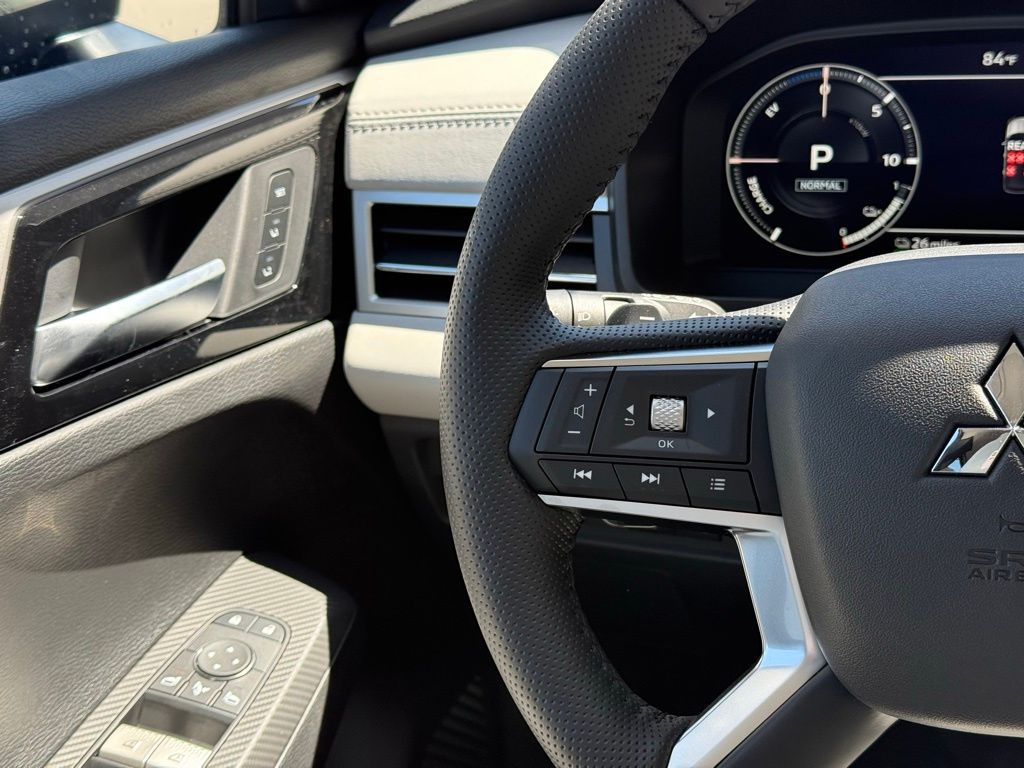 2025 Mitsubishi Outlander Plug-in Hybrid Platinum Edition - Photo 10