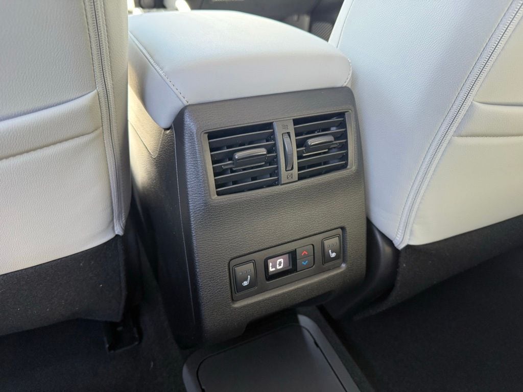 2025 Mitsubishi Outlander Plug-in Hybrid Platinum Edition - Photo 23