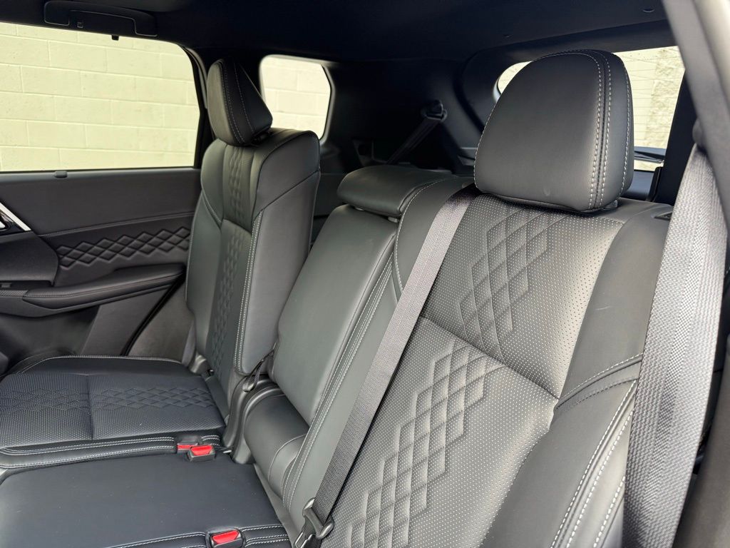 2025 Mitsubishi Outlander Plug-in Hybrid SEL Black Edition - Photo 26