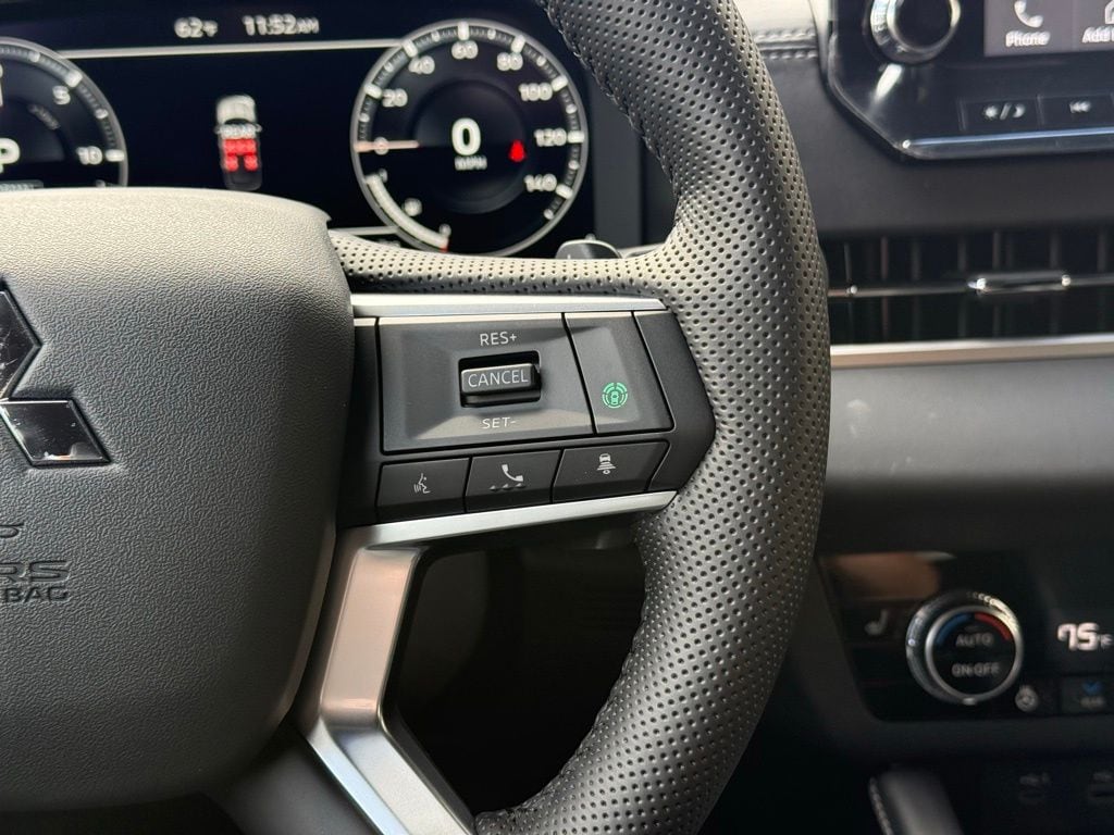 2025 Mitsubishi Outlander Plug-in Hybrid SEL Black Edition - Photo 11
