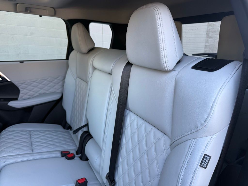 2025 Mitsubishi Outlander Plug-in Hybrid Platinum Edition - Photo 25