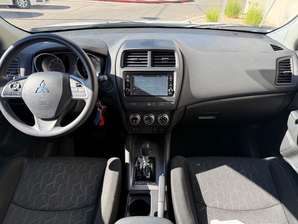 2025 Mitsubishi Outlander Sport ES - Photo 14