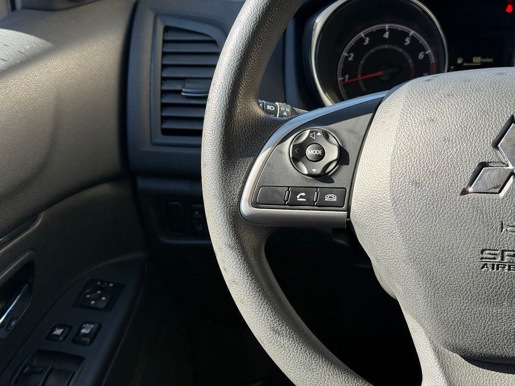 2025 Mitsubishi Outlander Sport ES - Photo 12