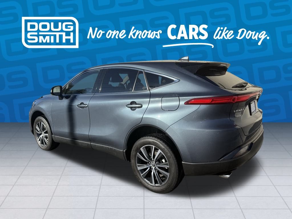 2024 Toyota Venza LE photo 2