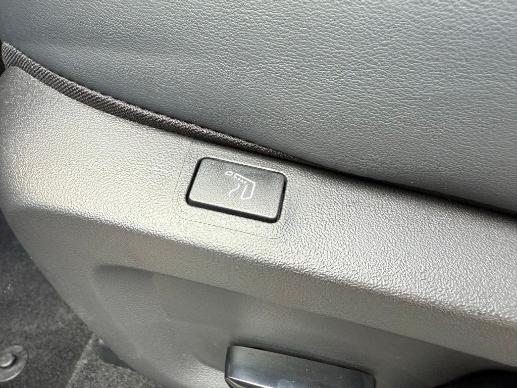 2025 Mitsubishi Outlander Plug-in Hybrid SEL Black Edition - Photo 23