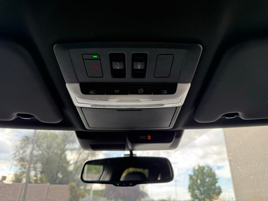 2025 Mitsubishi Outlander Plug-in Hybrid SEL Black Edition - Photo 18