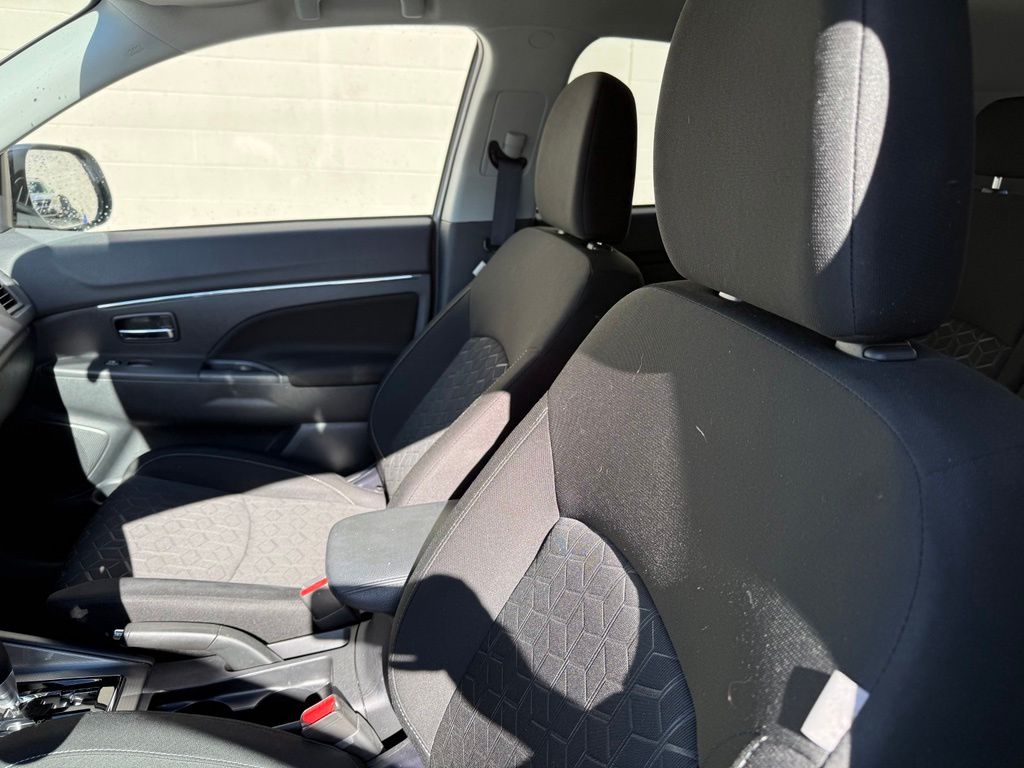 2025 Mitsubishi Outlander Sport ES - Photo 21