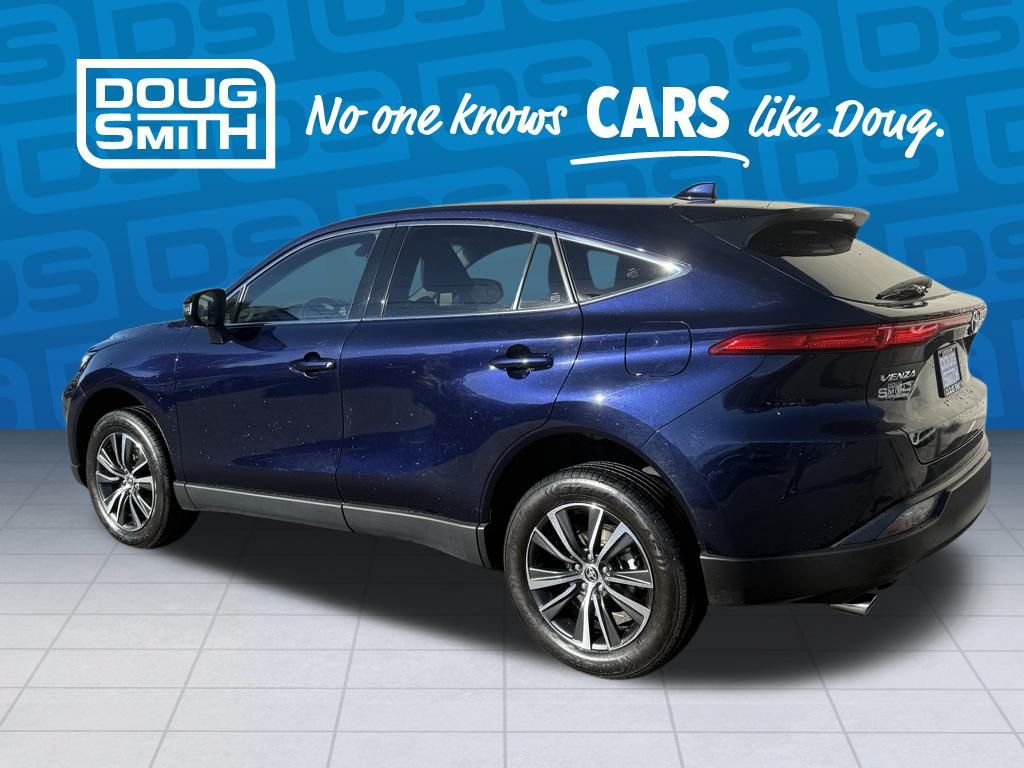 2024 Toyota Venza LE photo 2