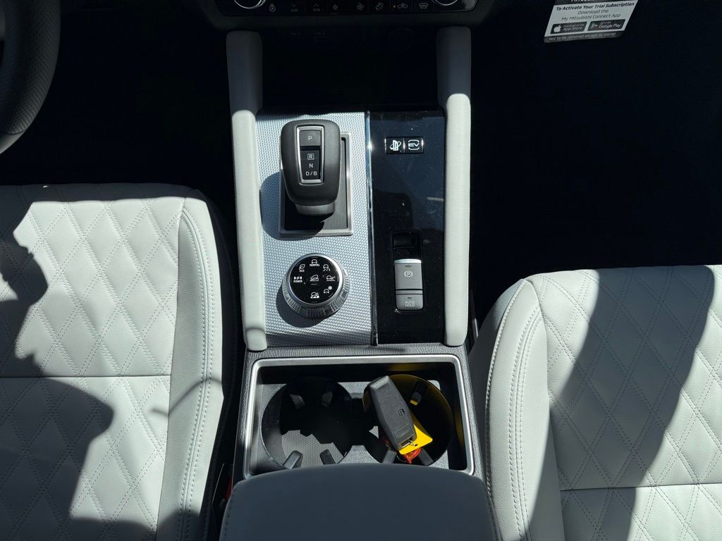 2025 Mitsubishi Outlander Plug-in Hybrid Platinum Edition - Photo 16