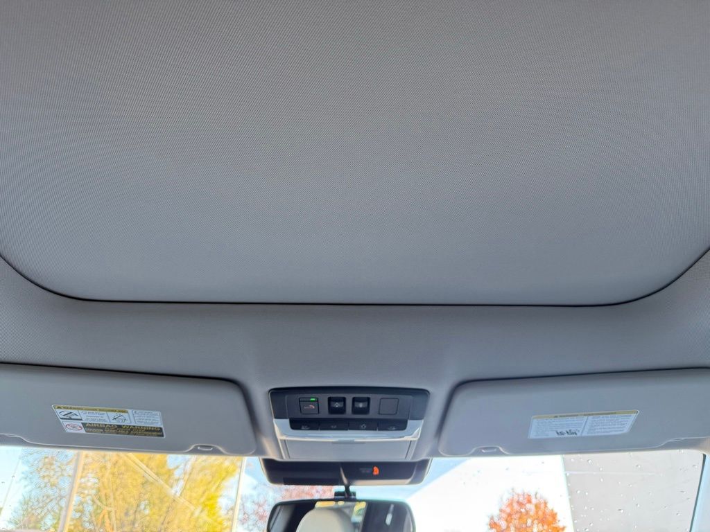 2025 Mitsubishi Outlander Plug-in Hybrid Platinum Edition - Photo 19